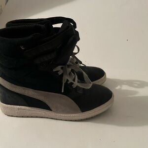 Puma black and grey sky wedge size 8